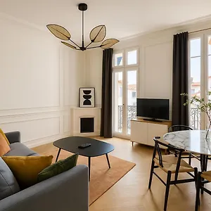 https://newly-renovated-appartement-with-balcony-ac-fiber-internet.fr-provencehotel.com